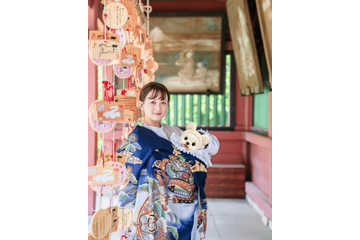 小松彩夏、生後半年を迎える息子を抱いたお宮参りSHOT披露「幸せに思えることも沢山増えました」 画像