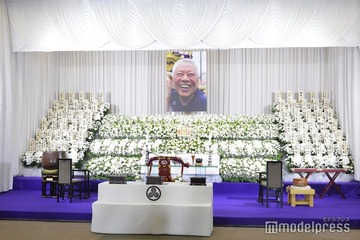 「ケイダッシュ」川村龍夫会長の通夜に渡辺謙・郷ひろみ・片岡愛之助＆藤原紀香夫婦ら著名人参列 開式前BGM「イノキ！ボンバイエ」響く 画像