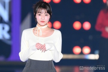 大人の「今日好き」高橋かの、肌見せスタイルが色っぽい【関コレ2025A/W】 画像