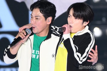元光GENJI赤坂晃＆佐藤アツヒロ「関コレ」シークレット登場「勇気100％」歌唱・ローラースケートパフォーマンスも【関コレ2025A/W】 画像