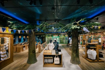 「ハリー・ポッター ショップ 原宿」限定グッズやフードに注目！4寮アイテムやハニーデュークス風エリアも 画像