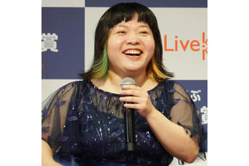“絶対に焼きたくない”おかずクラブ・オカリナが購入した話題の日傘「本気を感じる」 画像