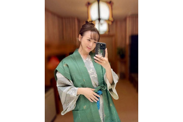 小松彩夏、生後半年の息子と2ショット「可愛い」「ほっこり」の声 画像