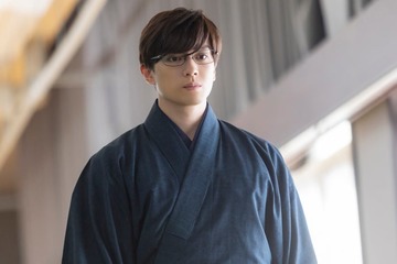 【ちはやふる－めぐり－ 第7話】新、東京都予選開会式に登場 名人が語る言葉とは 画像