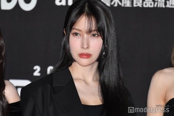 KARAギュリ、へそ出しコーデでほっそり美脚披露「何着ても似合う」「女神」の声 画像