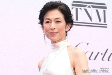鈴木保奈美、“人生初”メッシュヘアに絶賛の声「いつかマリさんみたいな金髪にもしてみたい」 画像