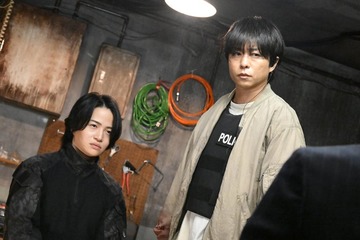 武蔵（櫻井翔）＆青鬼（菊池風磨）“因縁の2人”が初共闘「放送局占拠」第8話最新映像解禁 画像