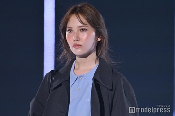 加藤史帆、無造作ヘアで雰囲気ガラリ スタイリッシュなロングコート姿【TGC2025A/W】 画像