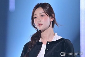 「脱出おひとり島4」参加美女、上品韓国コーデでスラリ美脚際立つ【TGC2025A/W】 画像