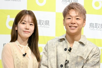 武尊＆川口葵、“結婚後初”夫婦でイベント登場 ケーキ入刀も実施「まさか結婚式よりも先にここで」 画像