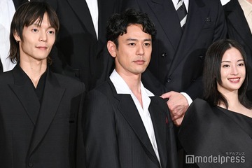 妻夫木聡ら豪華キャスト13人レッドカーペット集結「映画の力を信じたい」広瀬すずは大胆肩出し衣装で登場【宝島】 画像