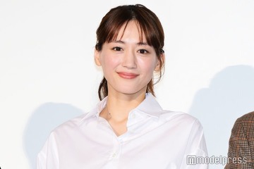 綾瀬はるか、レザーコーデで美脚披露「美しさの塊」「スタイル良すぎ」反響殺到 画像
