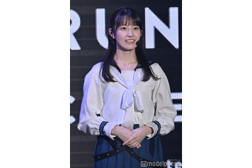 櫻坂46石森璃花、フリルミニスカから美脚披露「上品で素敵」「スタイル抜群」 画像