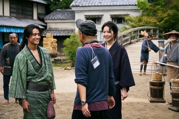 長澤まさみ、永瀬正敏・キンプリ高橋海人らとの“熱演”裏側公開 時代劇初主演で存在感放つ【おーい、応為】 画像