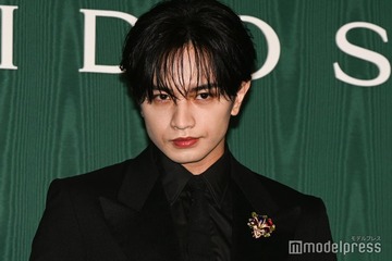 中島健人、ブラックスーツ姿で華麗に登場“最大のターニングポイント”明かす【ブルガリ展覧会フォトコール第一夜】 画像