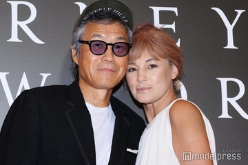 梅宮アンナ、“出会って10日婚”夫と公の場登場でラブラブオーラ全開「手を繋いだりっていうのが日常の普通のこと」 画像