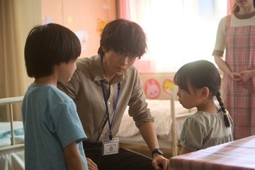 【松下洸平「放課後カルテ」続編インタビュー】連ドラオールアップの秘話 子どもたちとの共演で「仕事への向き合い方を考え直した」 画像