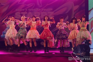 私立恵比寿中学「仮契約のシンデレラ」など4曲披露 パッション溢れるダンスに会場釘付け【STARRZ TOKYO 2025】 画像