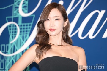 紗栄子“超ミニ”で抜群スタイル披露「小顔際立つ」「スタイルキープしててすごい」と反響 画像