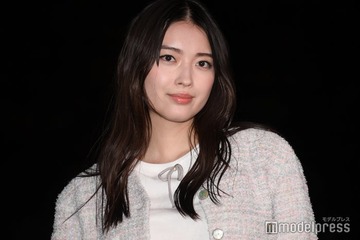 茅島みずき、スリットから美脚スラリ 黒ドレス姿に「絵になる」「さすがのスタイル」の声 画像