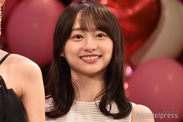 影山優佳、ノースリーブで素肌輝く「夏が似合う」「色白で綺麗」と反響 画像