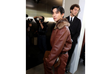 Snow Man目黒蓮・川口春奈「フェンディ」ミラノコレクションに来場 Stray Kidsバンチャン・ITZYユナらも 画像