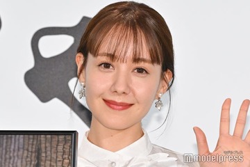 トリンドル玲奈、タイトミニスカで堂々美脚披露「魅力的」「スタイル抜群」と反響 画像