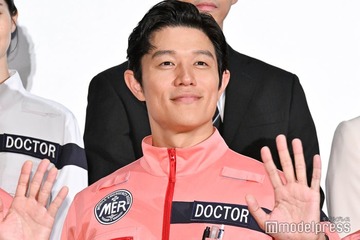 鈴木亮平、プライベートで「TOKYO MER」鑑賞報告「バレなかった？」「普通にいるのすごい」の声 ハッシュタグにも注目集まる 画像