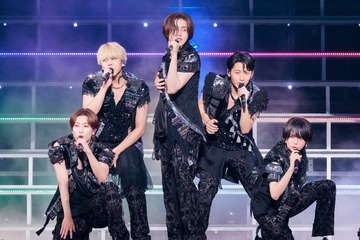 KEY TO LIT、結成半年で初のアリーナツアー開催 巨大オブジェ・宙吊り…ド派手演出多数＆“嵐メドレー”で魅せた伝統継承の思いも【WAKE UP THE FOOL】 画像