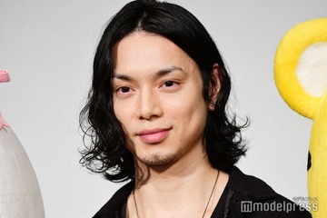 水嶋ヒロ、娘との2ショット公開 ほっこりエピソードも披露「今はもう絢香と10センチしか違わないんだよ」 画像