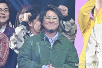 こっちのけんと、上京初日に兄・菅田将暉の家で遭遇した人気俳優を告白「少女漫画かってくらい時間が止まっちゃって」 画像