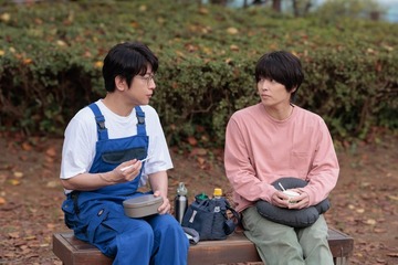 【ぼくたちん家 第1話】波多野玄一（及川光博）、ゲイの中学教師・作田索（手越祐也）と出会う 奇妙なホーム＆ラブコメ開幕 画像