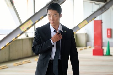 「恋する警護24時 season2」初回見どころ3つ 岩本照＆藤原丈一郎の軌跡滲むアクション・怒涛の場面転換・もどかしい恋模様に進展？【ネタバレあり】 画像