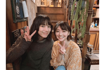 のん、ドラマ共演の倉科カナと笑顔でパシャリ！美麗2SHOTに反響「オーラ出すぎ二人とも」 画像