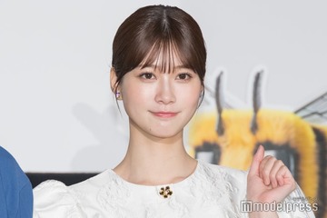 生見愛瑠、秋服コーデで美脚輝く「二度見した」「センス抜群」と反響 画像