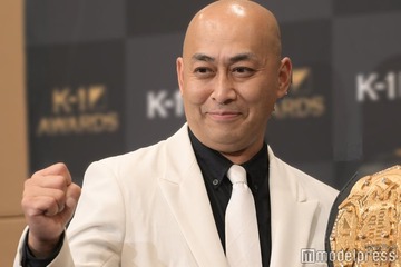 錦鯉・長谷川雅紀、ウィッグ装着の“別人級”ショットが話題「どこかの社長みたい」「誰かと」 画像