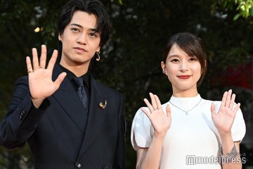 芳根京子＆キンプリ高橋海人、揃ってレッドカーペット登場【第38回東京国際映画祭】 画像