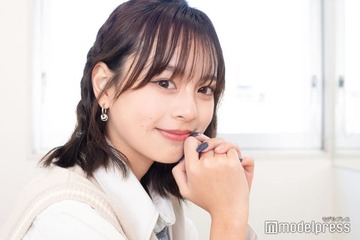 「今日好き」小國舞羽、USJで美脚際立つミニ丈コーデ披露「完璧な脚線美」「ビジュ最強」と反響 画像