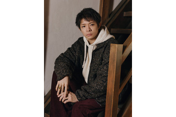 Number_i岸優太、ジャケット着こなし京都で大人旅「バナナ・リパブリック」新ムービー公開 画像