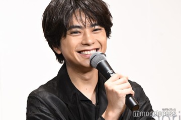 佐藤勝利、30代目前の決意表明「新体制になったばかりのtimeleszを引っ張れるような」初ソロ写真集1番見てほしいメンバーは？ 画像