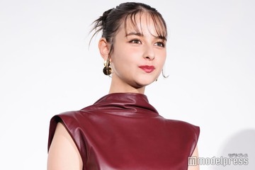 「ちはやふる」で話題・嵐莉菜、美脚際立つショット公開「スタイル抜群」「爽やか」と反響 画像
