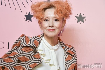 夏木マリ、夫と豪華観光列車で旅行へ 2ショットに反響「絵になる」「上品でかっこいい」 画像