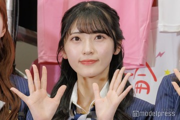 AKB48佐藤綺星、美スタイル際立つミニ丈コーデ「脚のライン綺麗」「透明感がすごい」と反響 画像