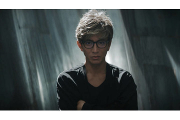 木村拓哉、大人の余裕たっぷりのメガネ姿を披露！スタイリッシュかつ自然体なライフスタイルを体現 画像