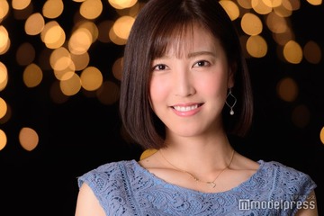 フジ小澤陽子アナ、膝丈ワンピ姿で美脚際立つ「映画のワンシーンのよう」「海外が似合う」と反響 画像