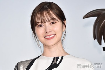 白石麻衣、同い年の人気芸人の自宅でゲーム満喫「マネ同士も仲良しで素敵」「ほんわかした雰囲気が似てる」の声 画像