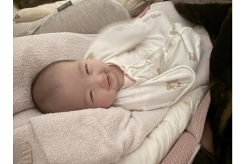 辻希美、生後3ヶ月次女のかわいらしいニッコリSHOT披露「この笑顔と 上目遣いで癒される」 画像