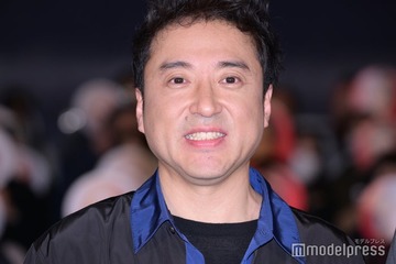 ムロツヨシ“薄毛”ショットにファン衝撃「二度見した」「本物？リアルすぎる」の声 画像
