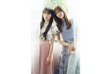 櫻坂46田村保乃＆村井優、まるで姉妹のような寄り添いSHOT披露！親密さあふれるグラビアで魅了 画像