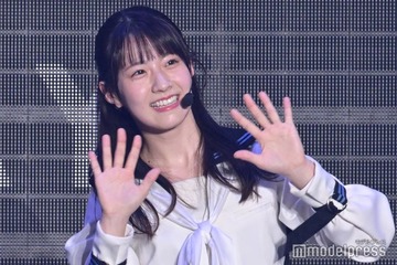 櫻坂46石森璃花、美脚際立つガーリーコーデでオーストラリア満喫「可愛すぎ」「絵になる」と反響 画像